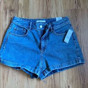 Women’s mom shorts